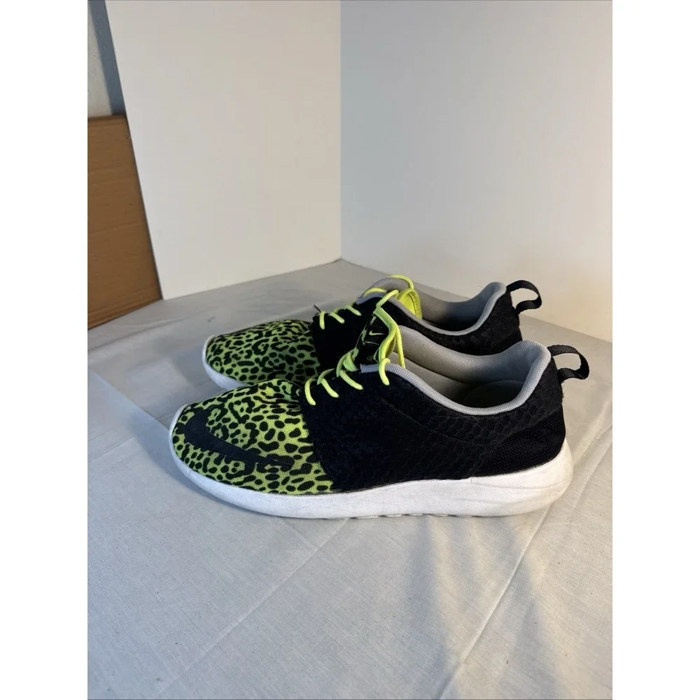 Size 11 - Nike Rosherun FB Leopard